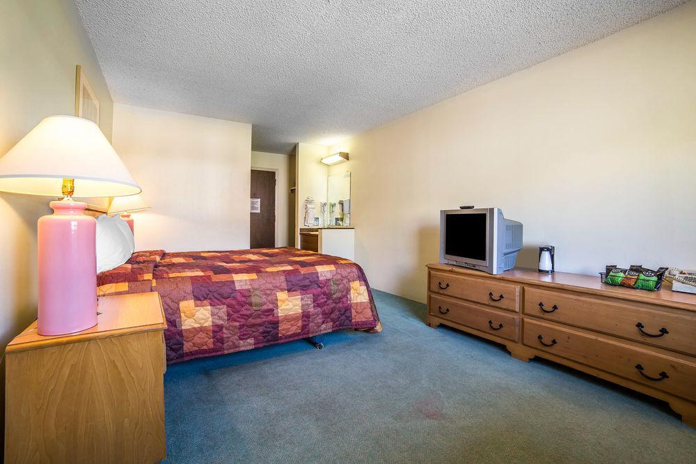 Rodeway Inn Billings Logan Intl Airport Near St Vincent Hospital Bagian luar foto