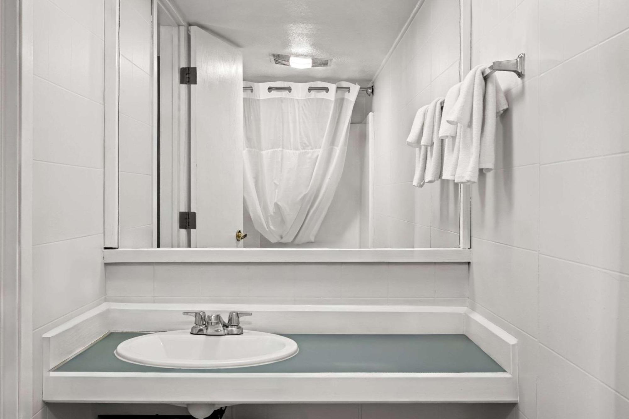 Rodeway Inn Billings Logan Intl Airport Near St Vincent Hospital Bagian luar foto