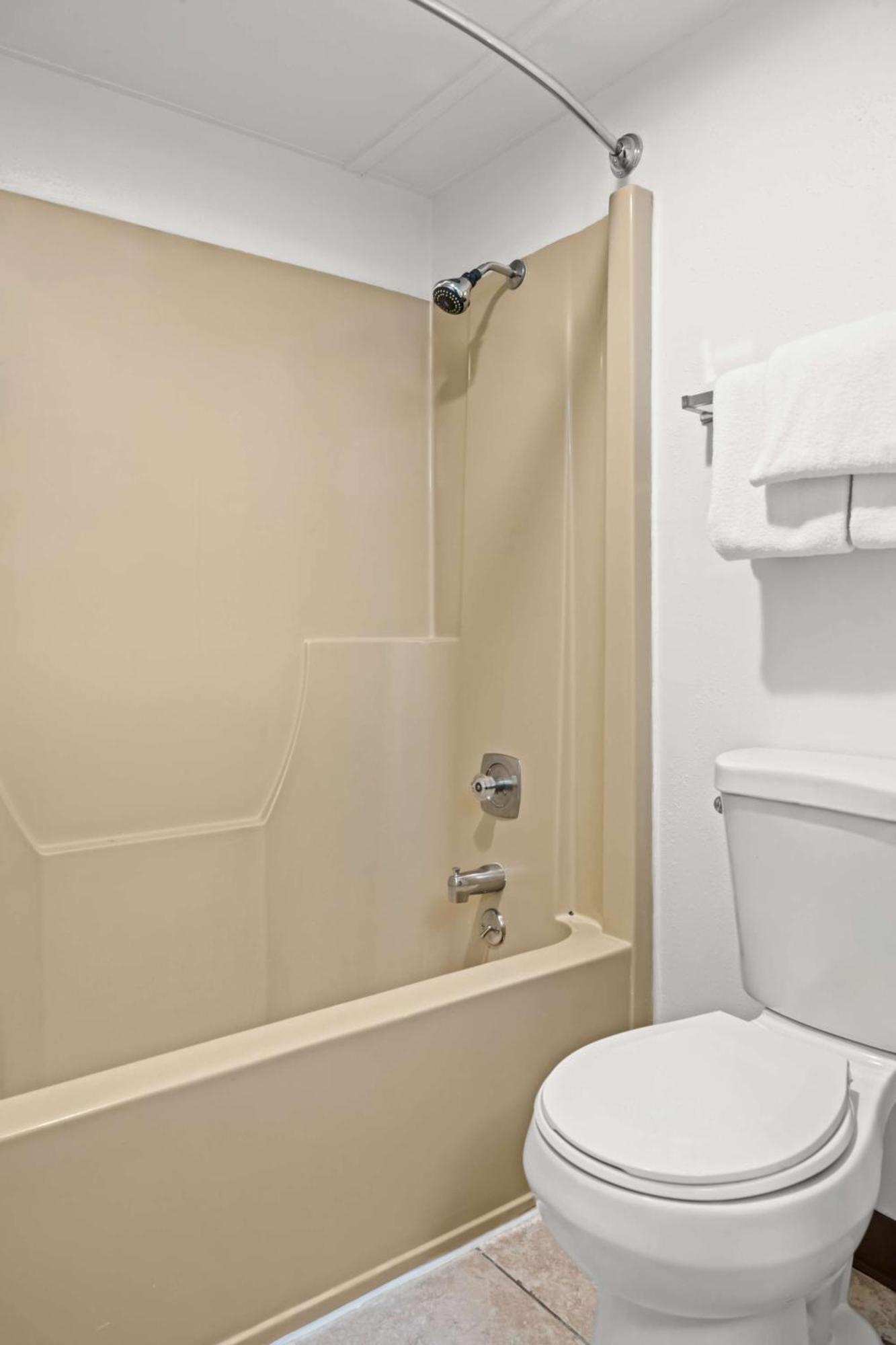 Rodeway Inn Billings Logan Intl Airport Near St Vincent Hospital Bagian luar foto