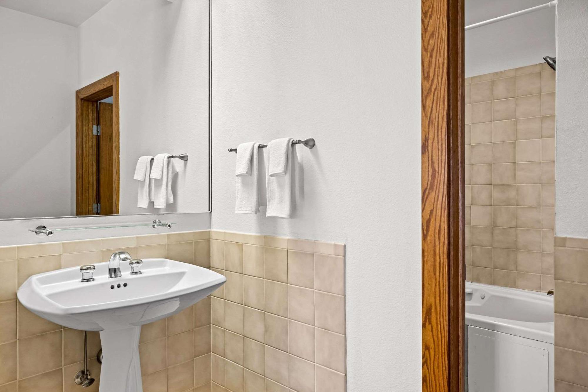 Rodeway Inn Billings Logan Intl Airport Near St Vincent Hospital Bagian luar foto