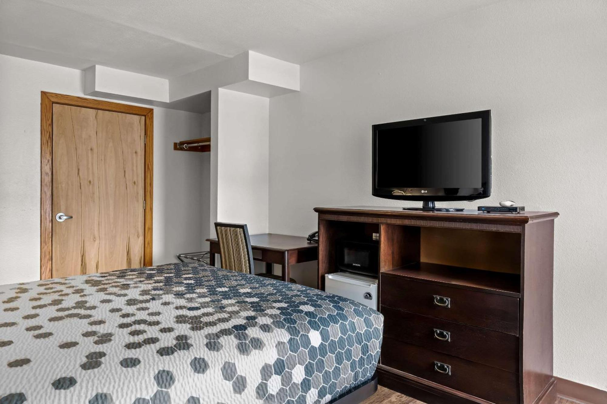 Rodeway Inn Billings Logan Intl Airport Near St Vincent Hospital Bagian luar foto